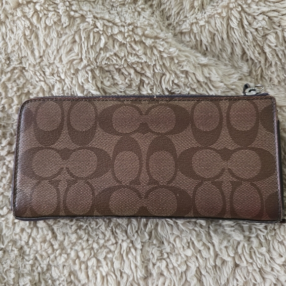 Coach L-Zip Signature Long Wallet With Purple Trim EUC - Picture 2 of 12